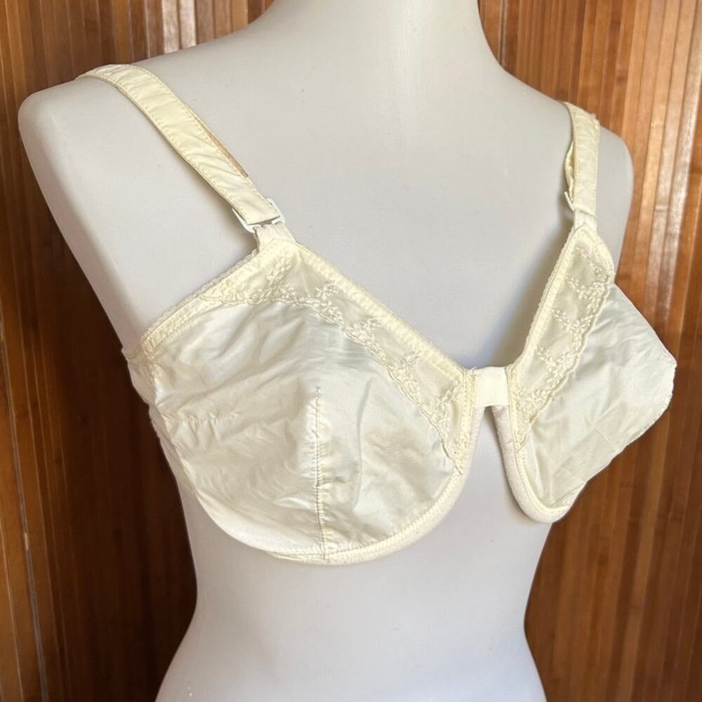 Vintage 1970s Goddess Cream Satin Cross-Back Bra 34C NOS Original Tag